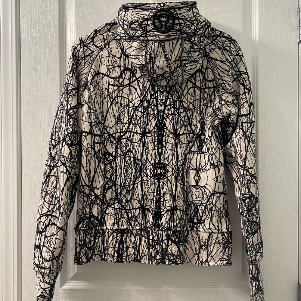 Lulu Scuba Scribble hoodie size 8
